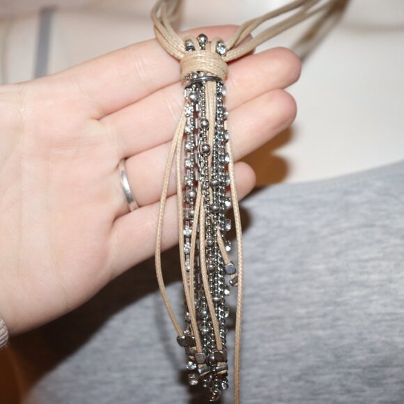 Beautiful tan cord and silver with rhinestone drop statement necklace 26-29" - Picture 2 of 4
